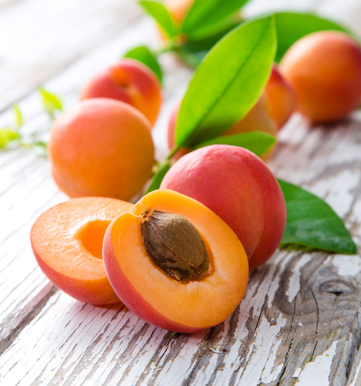 Flavour feature: bright and sunny apricots | Le Creuset