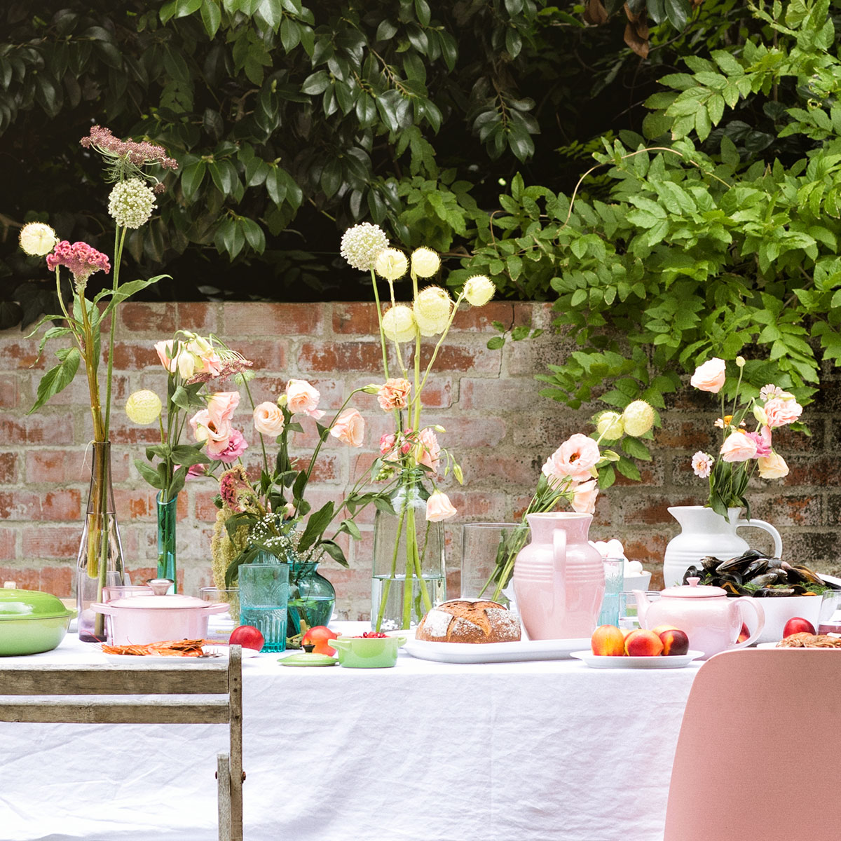Le Creuset | 5 Fresh Ways to Give Mum Flowers