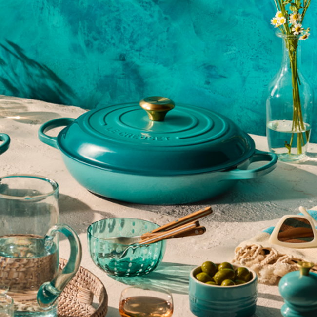 Le Creuset Cast Iron Signature Shallow CasseroleRiviera image number 2