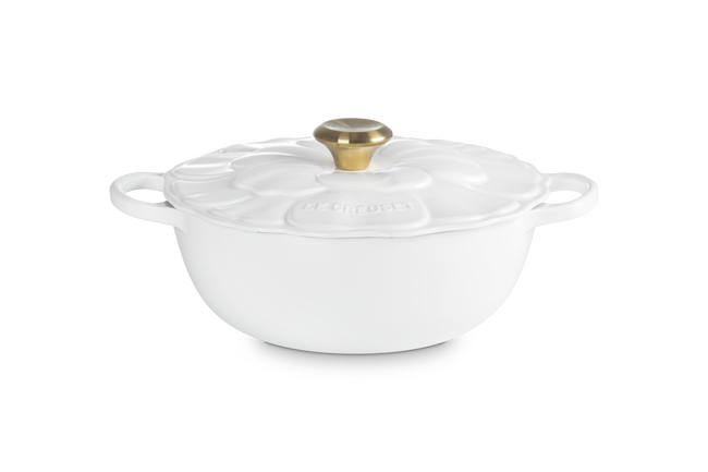 Le Creuset Cast Iron Signature Petal Soup Pot 26cm image number 5