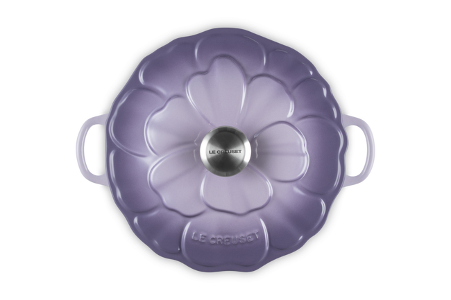 Le Creuset Cast Iron Signature Petal Shallow Casserole 26cmProvence image number 5