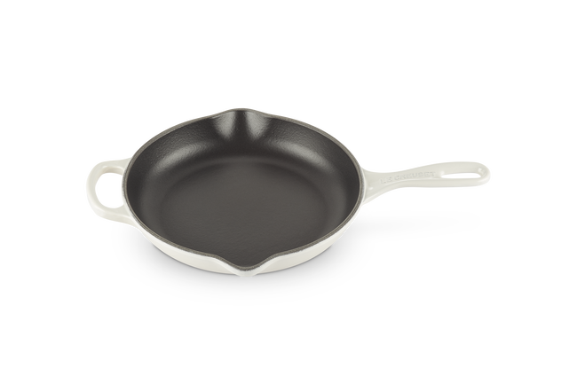 Le Creuset Cast Iron Signature Skillet 23cm MeringueMeringue image number 2