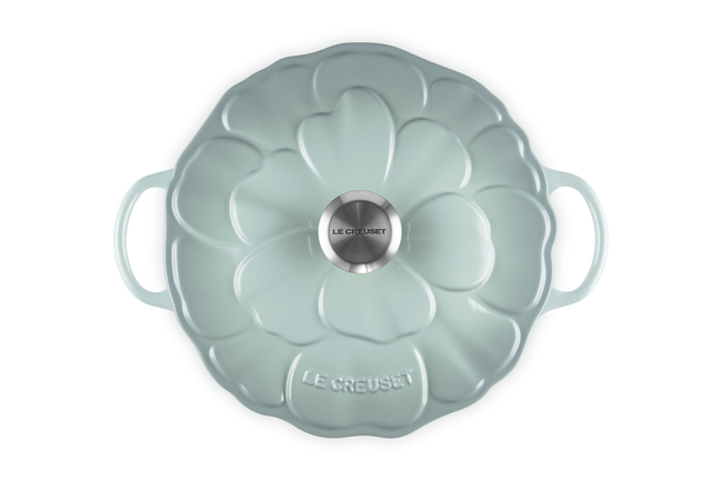 Le Creuset Cast Iron Signature Petal Soup Pot 26cm Sea SaltSea Salt image number 5