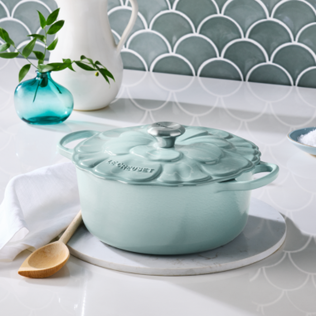 Le Creuset Cast Iron Signature Petal Round Casserole 26cm Sea SaltSea Salt image number 2