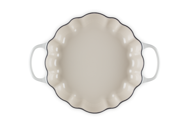 Le Creuset Cast Iron Signature Pumpkin Shallow Casserole 28cm MeringueMeringue image number 5
