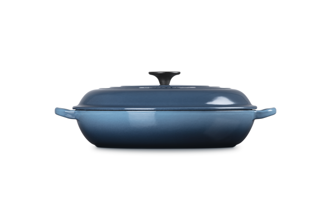 Le Creuset Cast Iron Classic Shallow CasseroleMarine image number 3