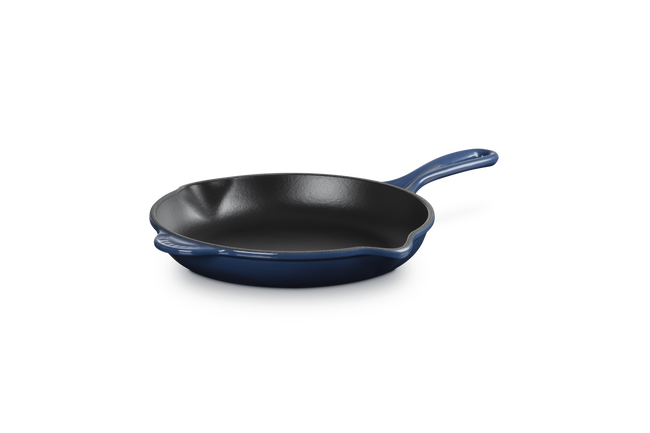 Le Creuset Cast Iron Classic Skillet 23cm InkInk image number 5