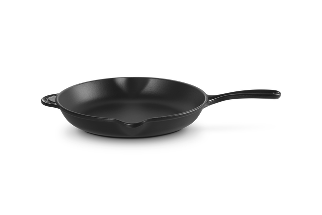 Le Creuset Cast Iron Classic Skillet 26cm Matte BlackMatte Black image number 1