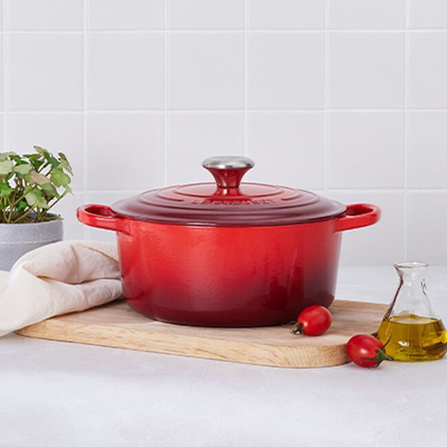 Cast Iron Signature Round CasseroleCerise image number 6