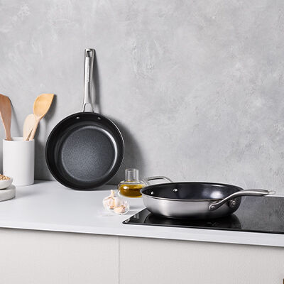 Essential 3-ply Stainless Steel 2-piece Frying Pan Set | Le Creuset®