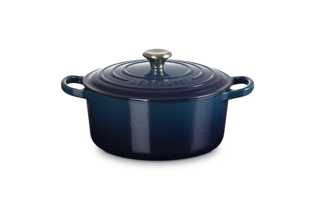 Le Creuset Cast Iron Signature Round Casserole 22cm AgaveAgave image number 1
