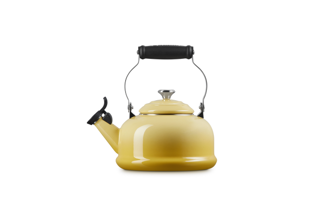 Le Creuset Whistling Teakettle with Stainless Steel Knob 1.6L CamomilleChamomile image number 3