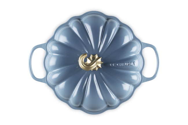 Le Creuset Cast Iron Signature Pumpkin Shallow Casserole 28cm ChambrayChambray image number 4