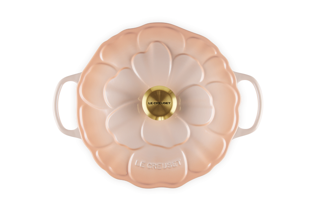 Le Creuset Cast Iron Signature Petal Round Casserole 26cm PecheP&ecirc;che image number 5