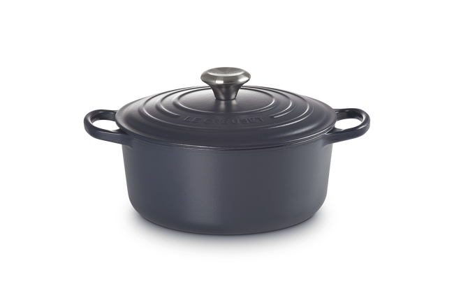 Le Creuset Cast Iron Signature Round Casserole 26cm NavyNavy image number 1