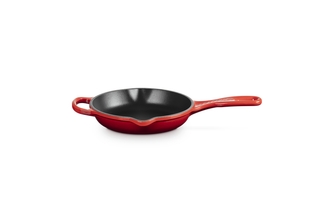 Le Creuset Cast Iron Signature Skillet 16cm CeriseCerise image number 1