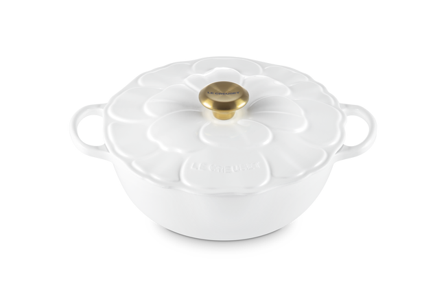 Le Creuset Cast Iron Signature Petal Soup Pot 26cm image number 4