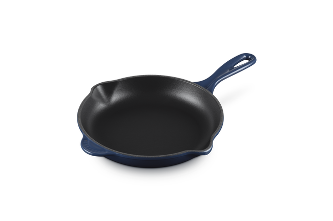 Le Creuset Cast Iron Classic Skillet 23cm InkInk image number 6
