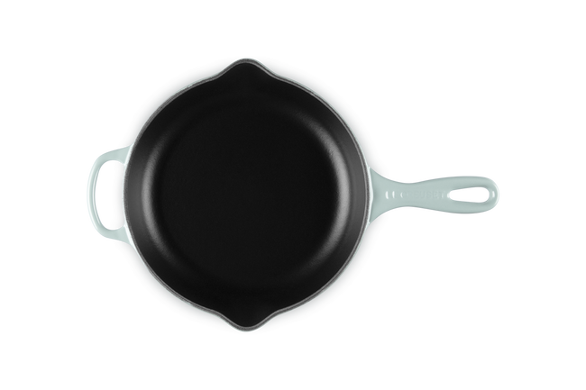 Le Creuset Cast Iron Signature Skillet 23cm Sea SaltSea Salt image number 4
