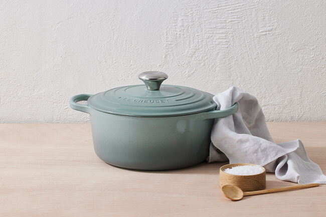 Le Creuset Cast Iron Signature Round Casserole 24cm Sea SaltSea Salt image number 6