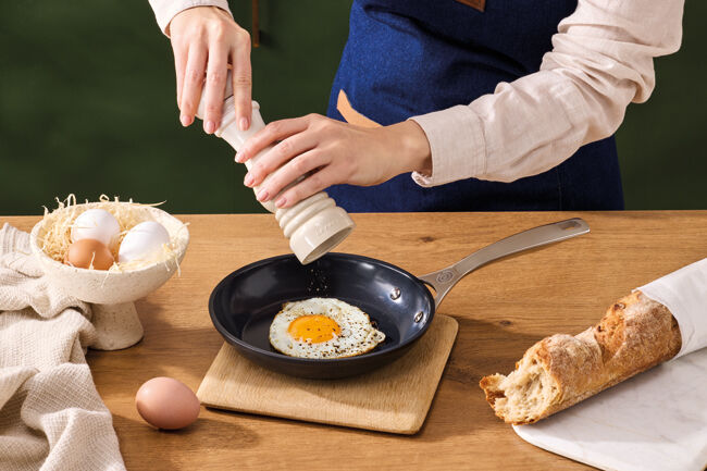 Essential Non-Stick Ceramic Frying Pan image number 2