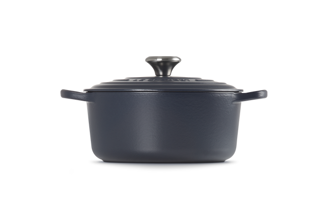 Le Creuset Cast Iron Signature Round Casserole 26cm NavyNavy image number 3