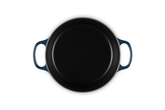 Le Creuset Cast Iron Signature Round Casserole 22cm AgaveAgave image number 5