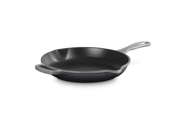 Le Creuset Cast Iron Signature Skillet 26cm FlintFlint image number 5