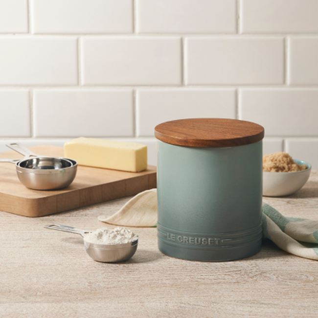 Signature 1.1L Storage Jar with Wooden Lid image number 1