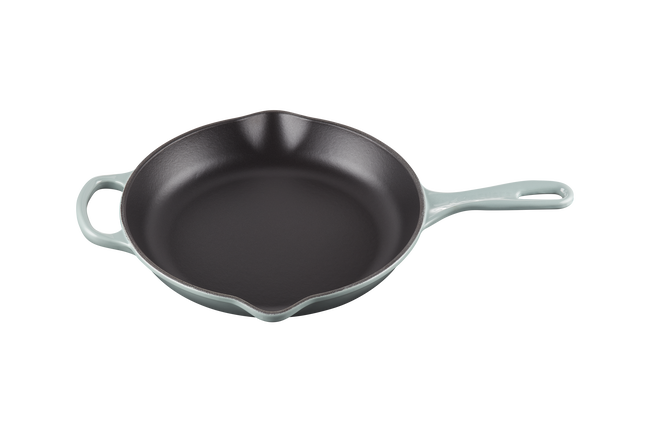 Le Creuset Cast Iron Signature Skillet 26cm Sea SaltSea Salt image number 2