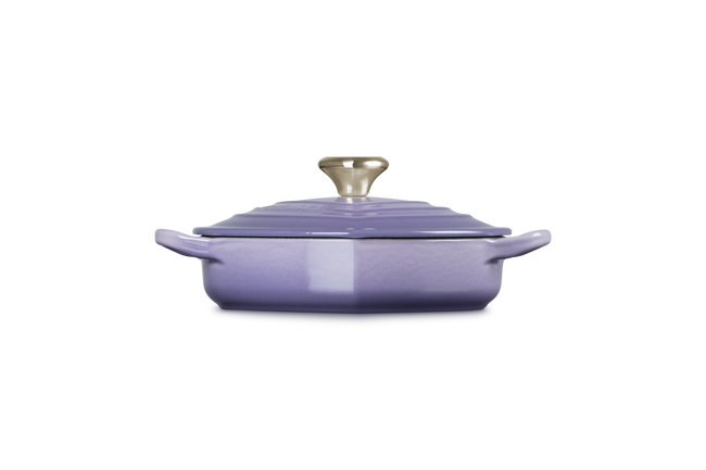 Le Creuset Cast Iron Classic Shallow Heart Casserole with Light Gold Heart Knob 20cmProvence image number 3