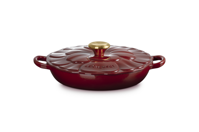 Cast Iron Petal Shallow CasseroleGarnet image number 1
