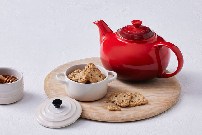 Stoneware Classic Teapot image number 1