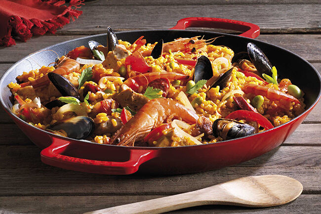 Le Creuset Cast Iron Classic Paella Pan 34cm | Le Creuset®