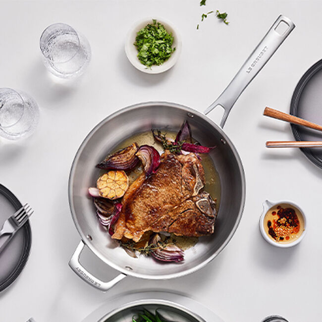 Le Creuset Essential 3-ply Stainless Steel 28cm Frying Pan with Helper Handle image number 6