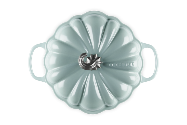 Le Creuset Cast Iron Signature Pumpkin Shallow Casserole 28cm Sea SaltSea Salt image number 4