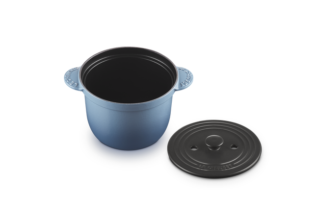 Cast Iron Cocotte Every with Stoneware Inner LidChambray image number 6