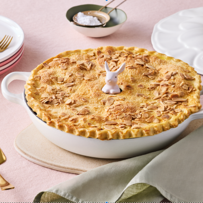 Le Creuset Stoneware Pie Bunny MeringueMeringue image number 3
