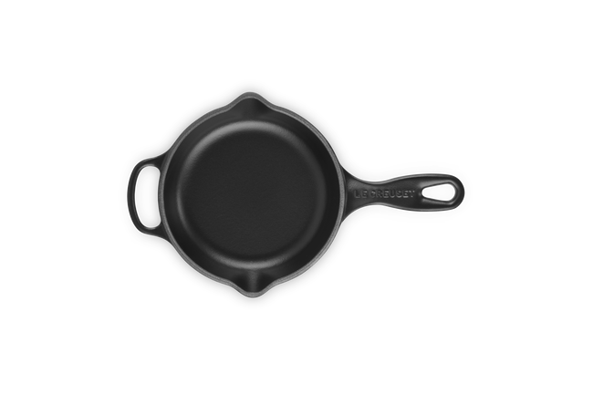 Le Creuset Cast Iron Signature Skillet 16cm Matte BlackMatte Black image number 4