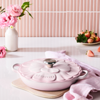 Le Creuset Cast Iron Signature Petal Shallow Casserole 26cm Shell PinkShell Pink image number 6