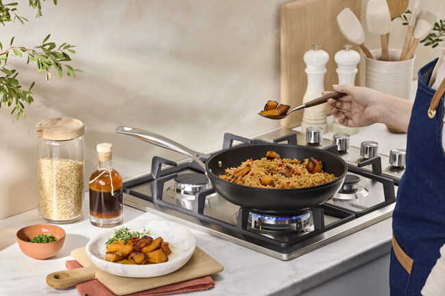 Toughened Non-Stick Deep Frying Pan image number 1