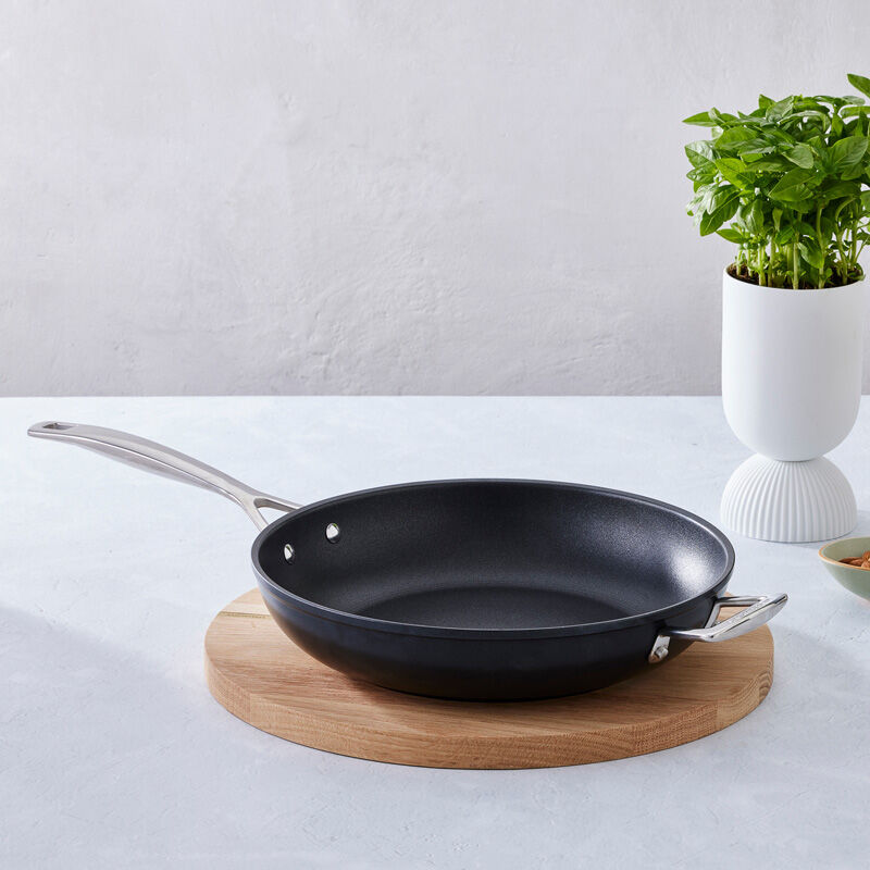 Le Creuset Toughened Non-Stick Deep Frying Pan with Helper Handle