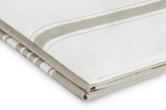 Le Creuset Set of 3 Kitchen Towels image number 2