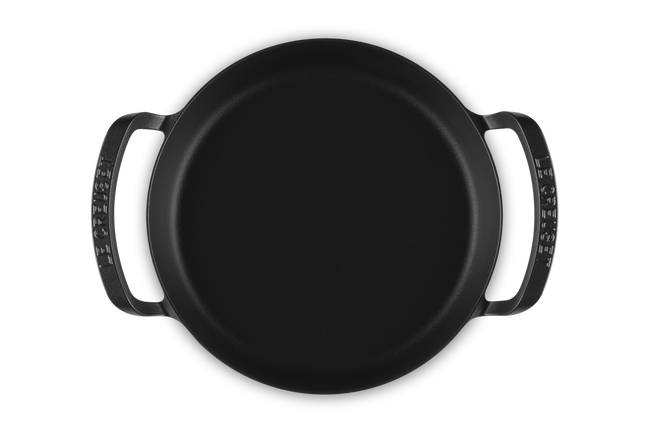 Le Creuset Cast Iron Alpine Outdoor Shallow Casserole 28cm Matte Black image number 4
