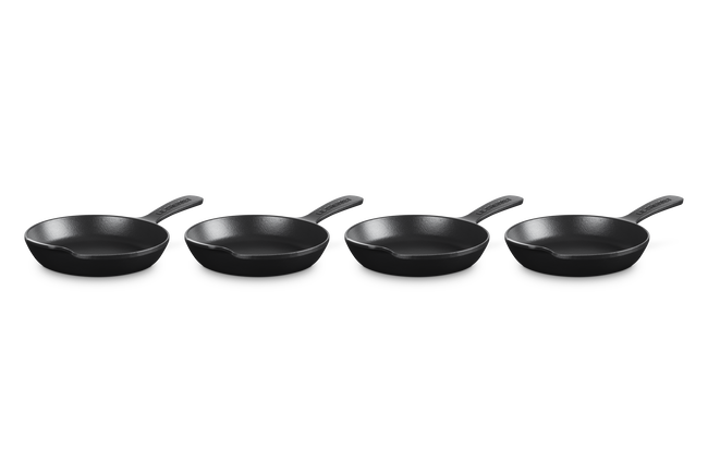 Le Creuset Cast Iron Gourmet Set of 4 Mini Skillets 16cm Matte Black image number 1