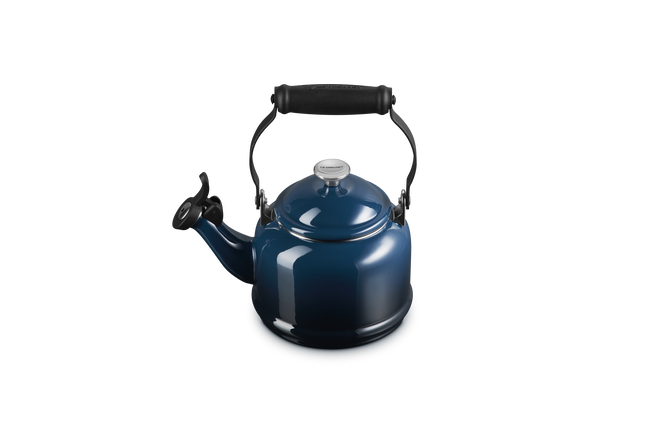 Le Creuset Demi Kettle with Chrome Knob 1.1L NuitNuit image number 2