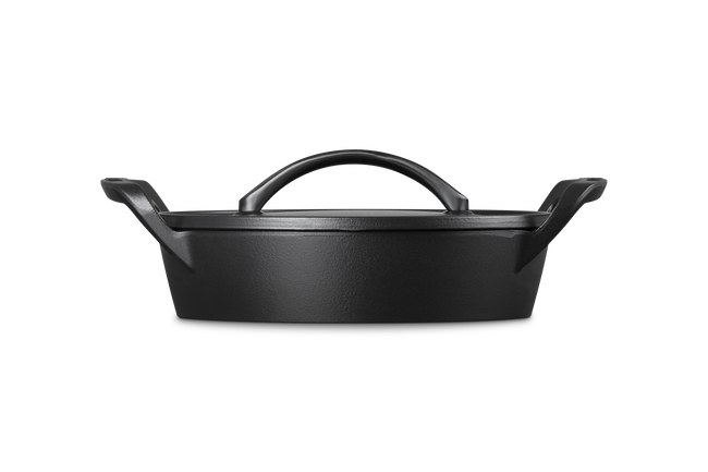 Le Creuset Cast Iron Alpine Outdoor Shallow Casserole 28cm Matte Black image number 3