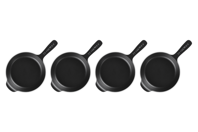 Le Creuset Cast Iron Gourmet Set of 4 Mini Skillets 16cm Matte Black image number 3