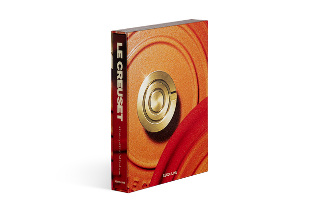 Le Creuset Le Creuset: A Century of Colourful Cookware by Assouline image number 2