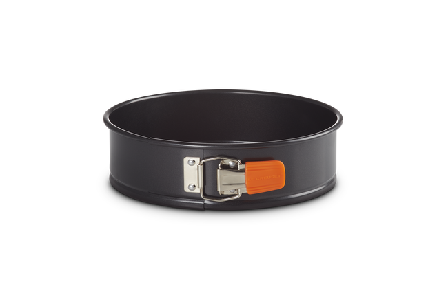 Le Creuset Metal Bakeware Springform Cake Tin image number 1